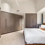 Indoor Pool 2.5 Acres Gym With Sauna At Hideaway Estate